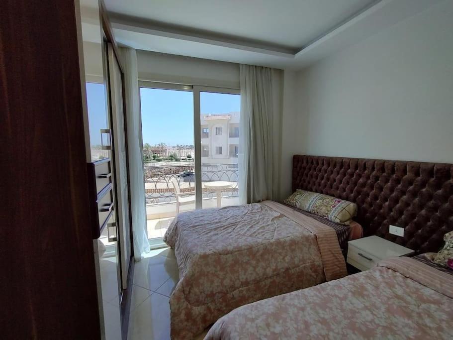 3-Bedroom Apartment On The Third Floor With 3 Balconies And Lovely Pool View, Street View And Free Beach Access In Sharm Hills Resort Dış mekan fotoğraf