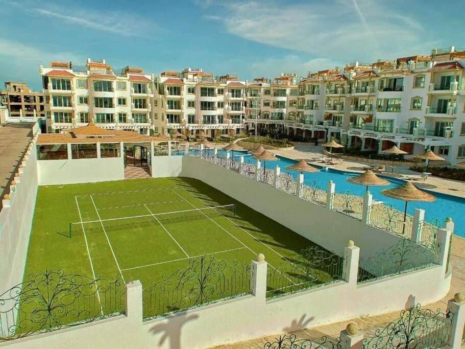 3-Bedroom Apartment On The Third Floor With 3 Balconies And Lovely Pool View, Street View And Free Beach Access In Sharm Hills Resort Dış mekan fotoğraf