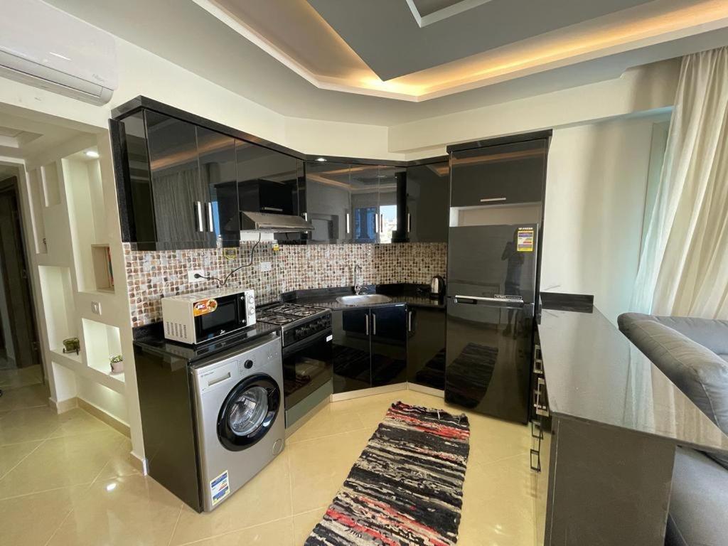 3-Bedroom Apartment On The Third Floor With 3 Balconies And Lovely Pool View, Street View And Free Beach Access In Sharm Hills Resort Dış mekan fotoğraf
