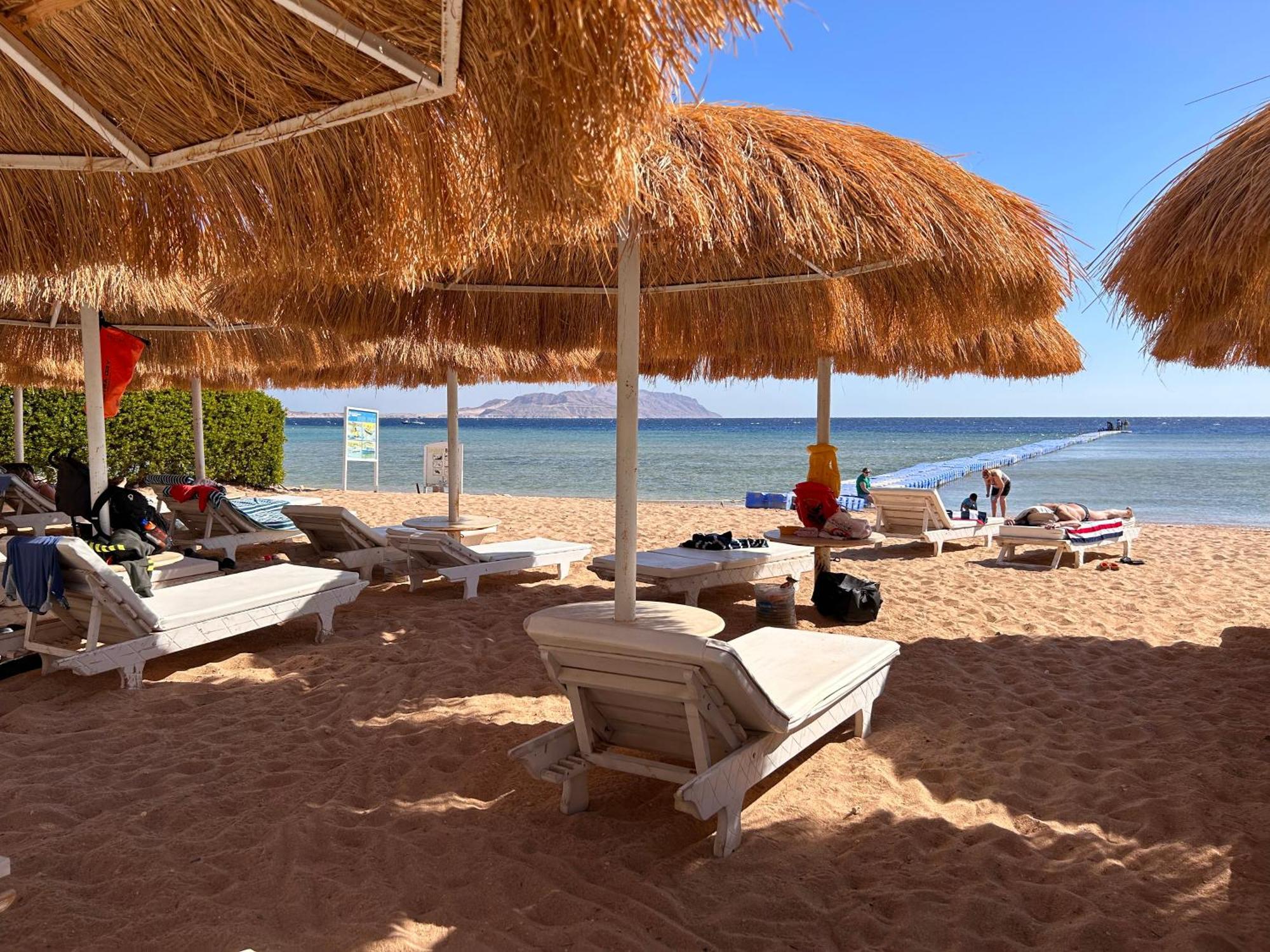 3-Bedroom Apartment On The Third Floor With 3 Balconies And Lovely Pool View, Street View And Free Beach Access In Sharm Hills Resort Dış mekan fotoğraf