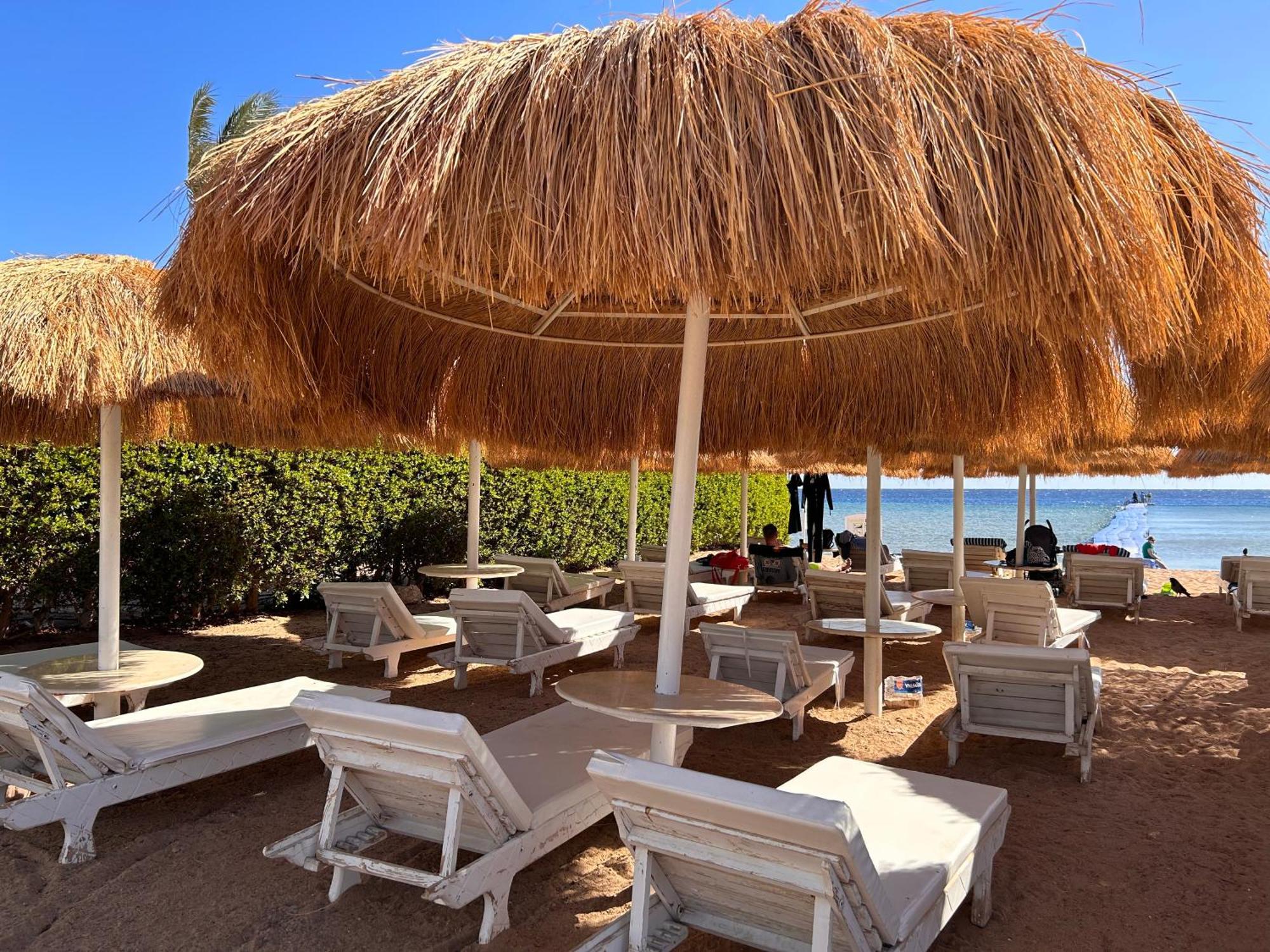 3-Bedroom Apartment On The Third Floor With 3 Balconies And Lovely Pool View, Street View And Free Beach Access In Sharm Hills Resort Dış mekan fotoğraf