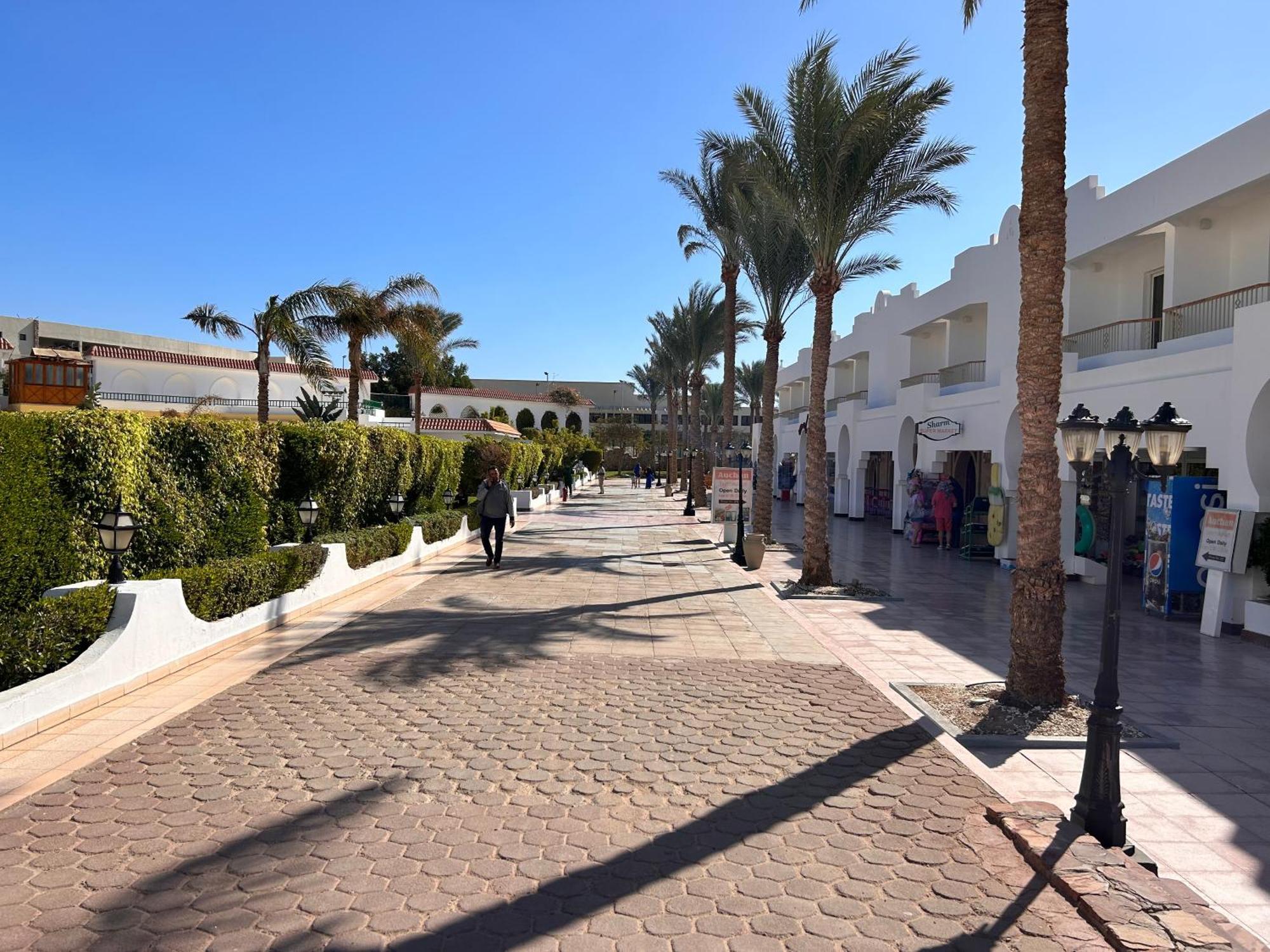 3-Bedroom Apartment On The Third Floor With 3 Balconies And Lovely Pool View, Street View And Free Beach Access In Sharm Hills Resort Dış mekan fotoğraf