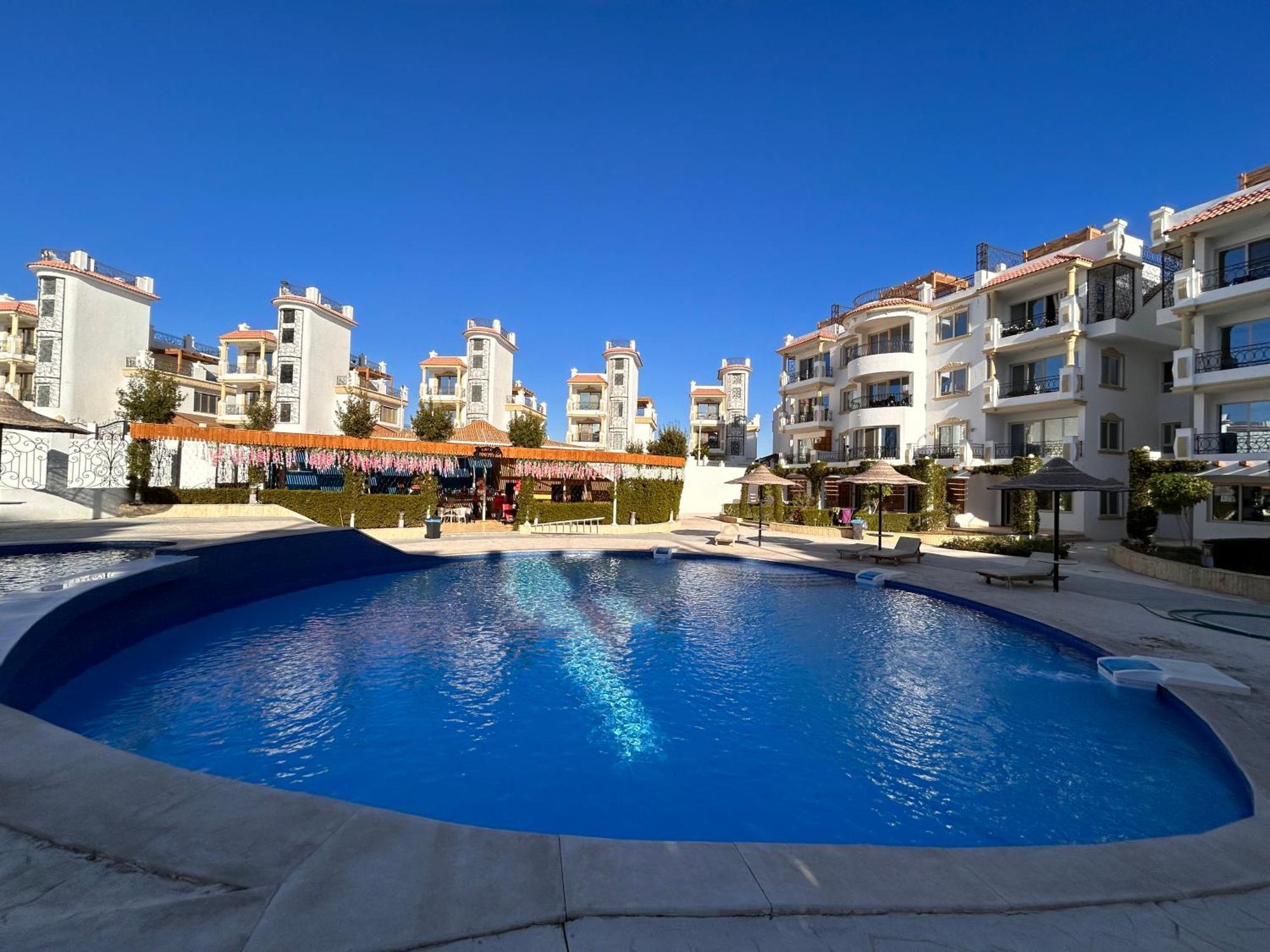 3-Bedroom Apartment On The Third Floor With 3 Balconies And Lovely Pool View, Street View And Free Beach Access In Sharm Hills Resort Dış mekan fotoğraf