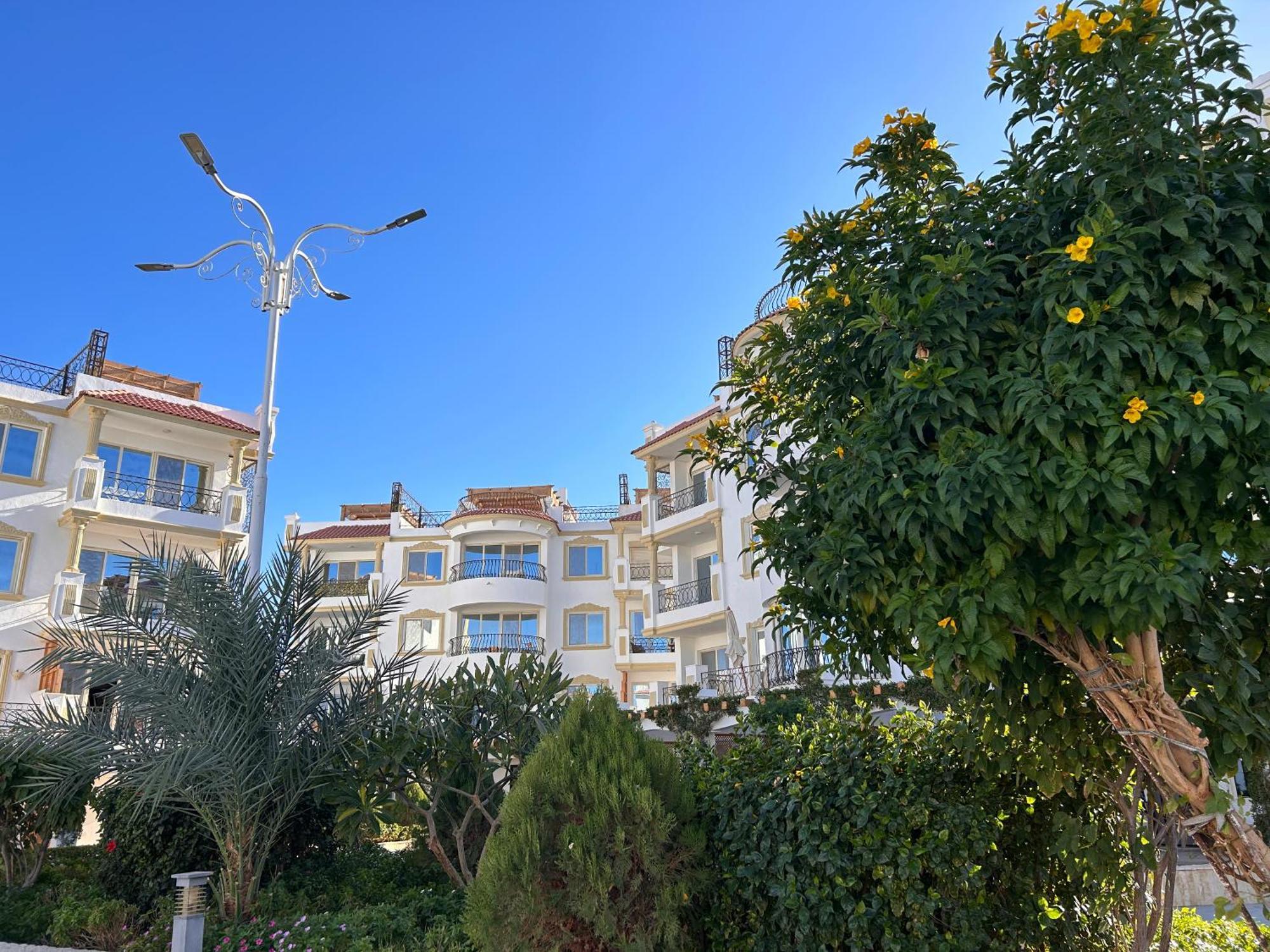 3-Bedroom Apartment On The Third Floor With 3 Balconies And Lovely Pool View, Street View And Free Beach Access In Sharm Hills Resort Dış mekan fotoğraf