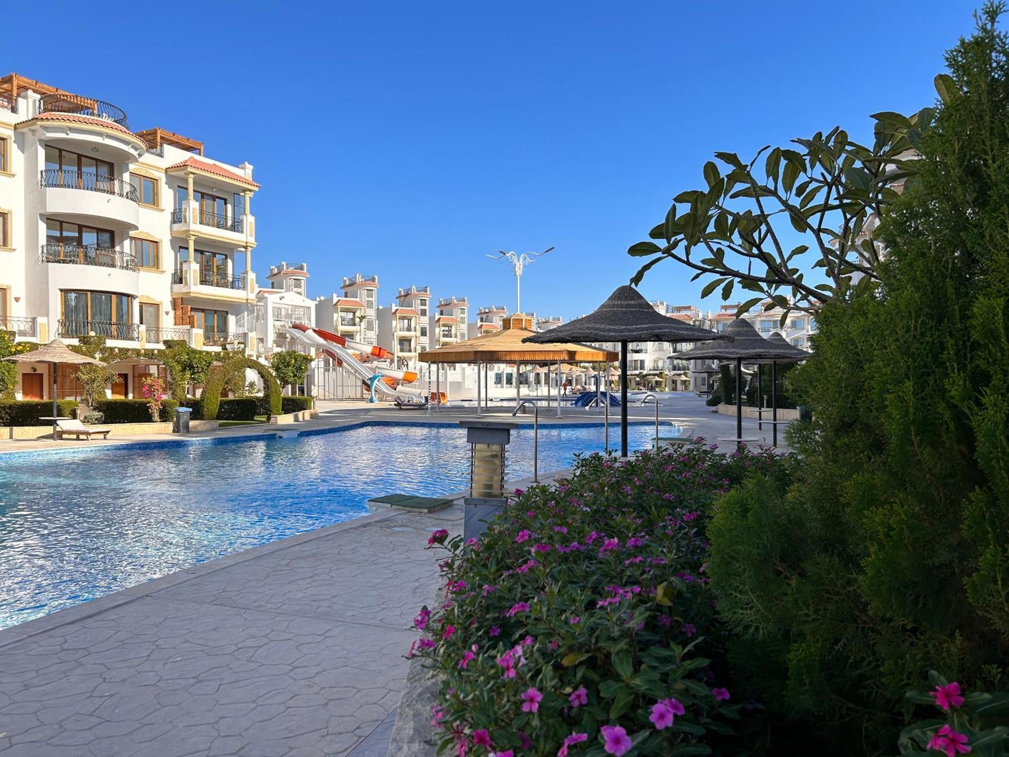 3-Bedroom Apartment On The Third Floor With 3 Balconies And Lovely Pool View, Street View And Free Beach Access In Sharm Hills Resort Dış mekan fotoğraf