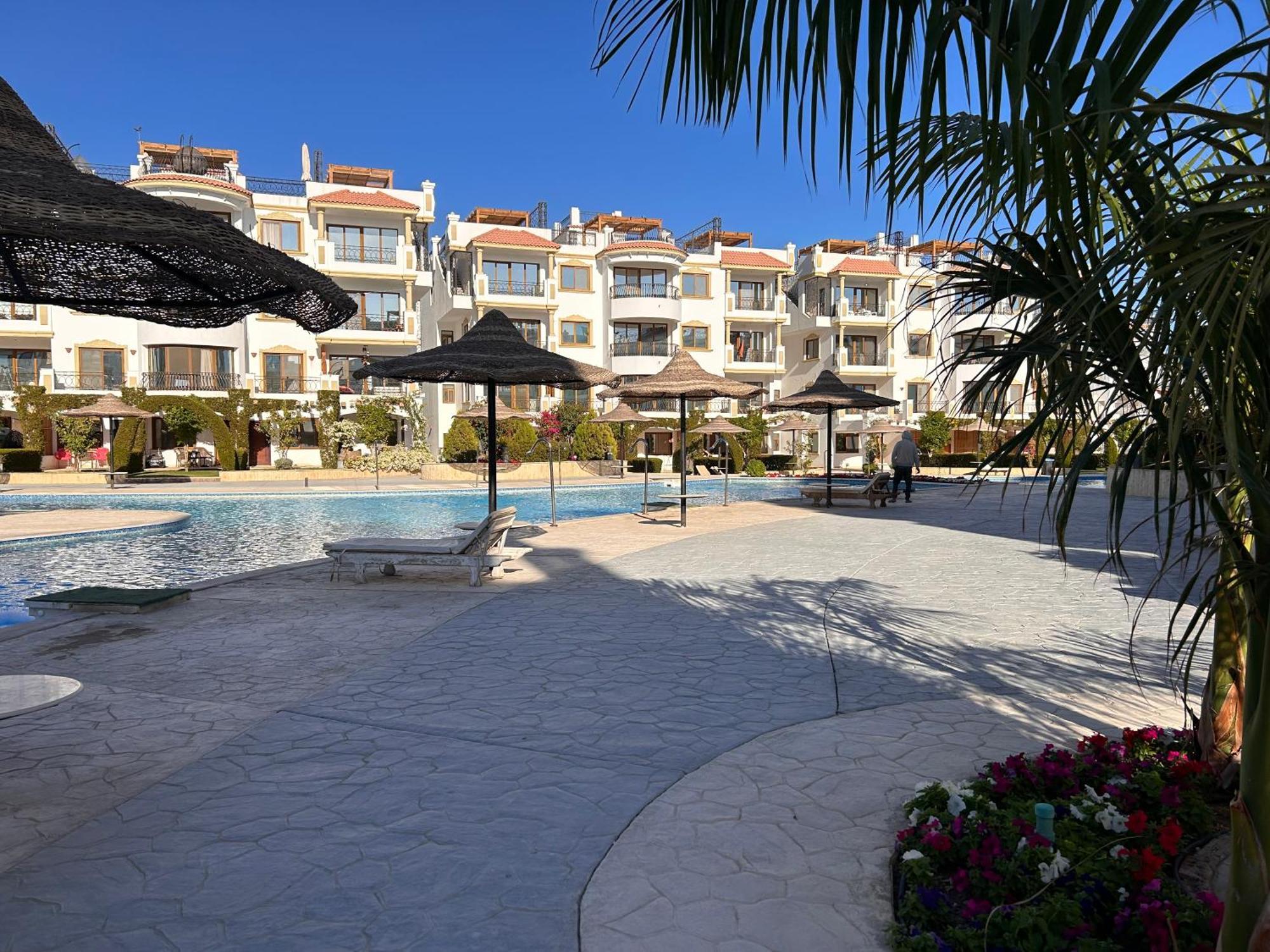 3-Bedroom Apartment On The Third Floor With 3 Balconies And Lovely Pool View, Street View And Free Beach Access In Sharm Hills Resort Dış mekan fotoğraf