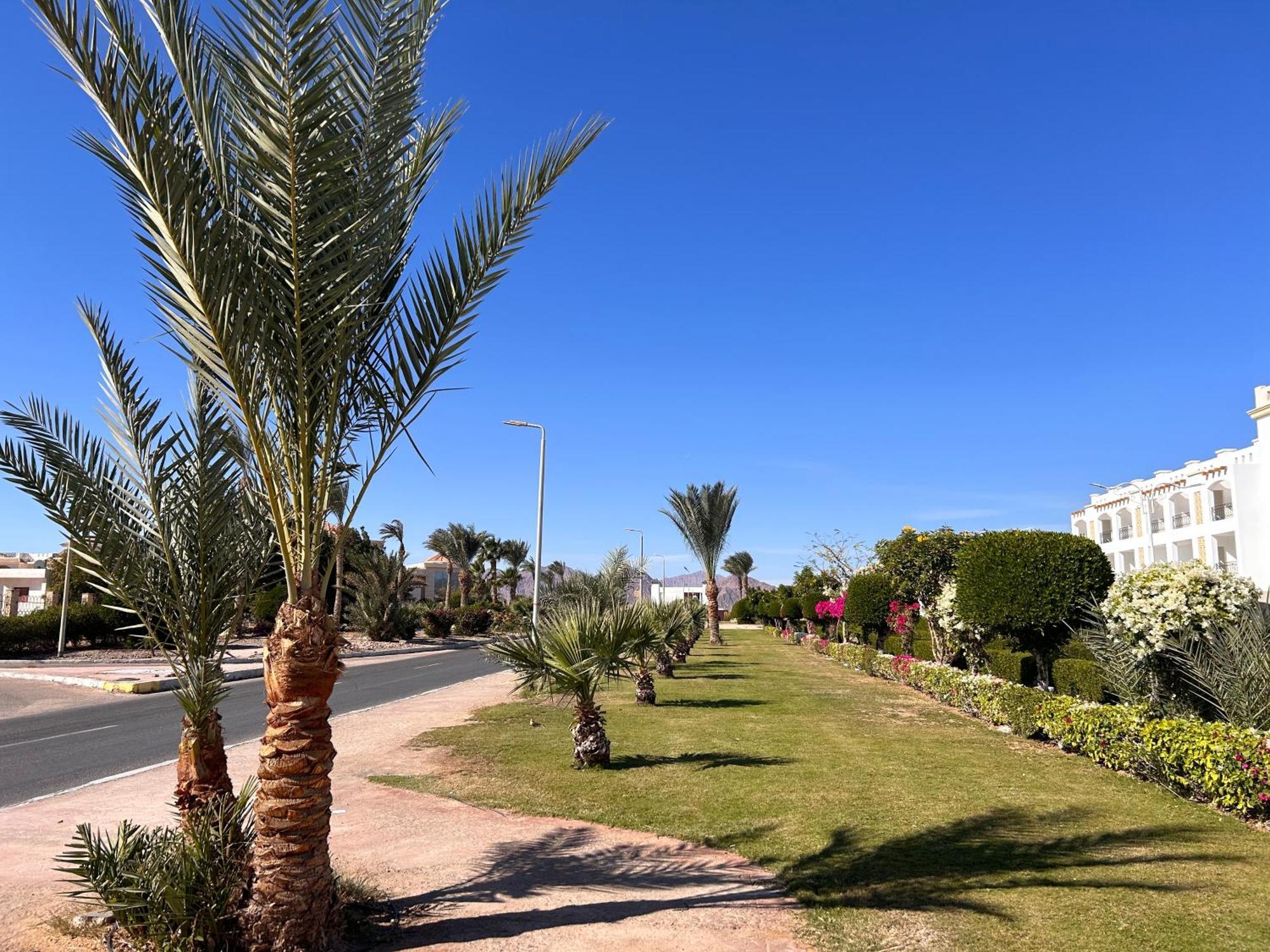 3-Bedroom Apartment On The Third Floor With 3 Balconies And Lovely Pool View, Street View And Free Beach Access In Sharm Hills Resort Dış mekan fotoğraf