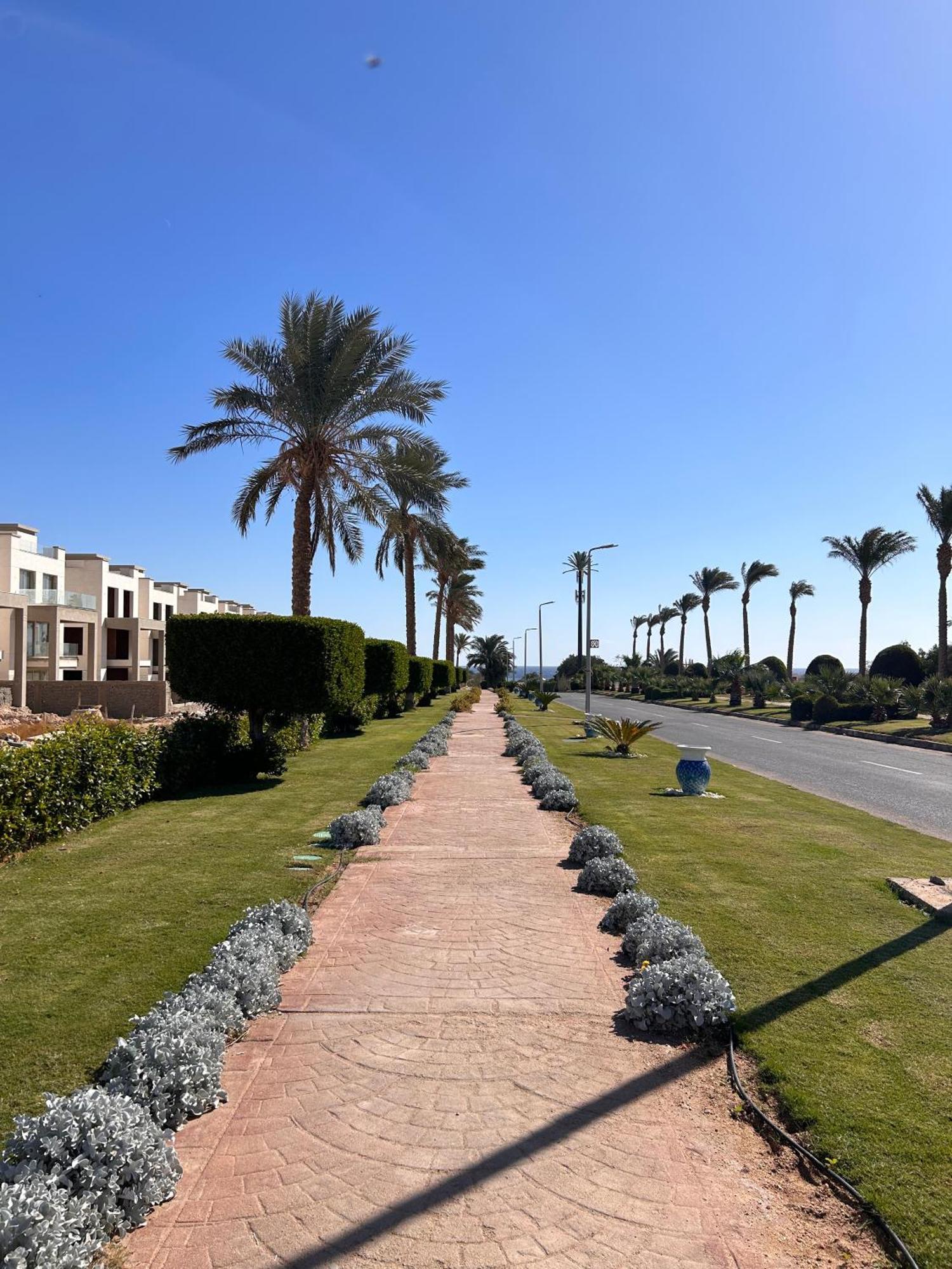 3-Bedroom Apartment On The Third Floor With 3 Balconies And Lovely Pool View, Street View And Free Beach Access In Sharm Hills Resort Dış mekan fotoğraf
